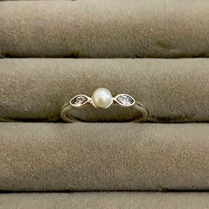 Pandora RETIRED Luminous Leaves Pearl Ring (52)